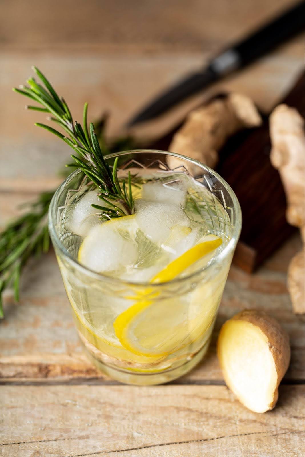 Lemon Ginger Smash Mocktail